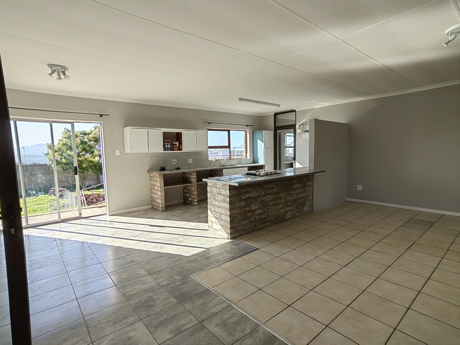 To Let 3 Bedroom Property for Rent in Heiderand Western Cape